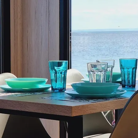 Na Wodzie - Houseboat