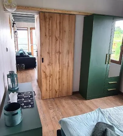 Na Wodzie - Houseboat Apartman *