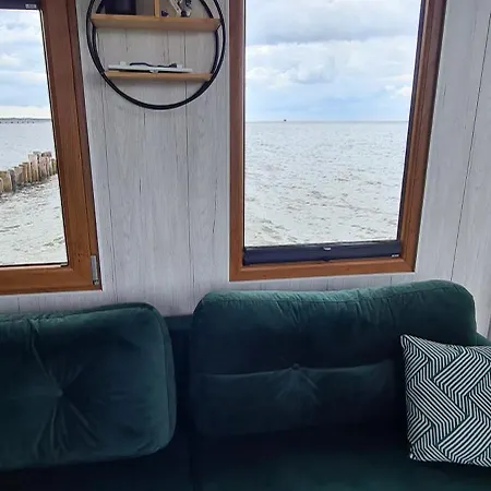 Na Wodzie - Houseboat Apartman *