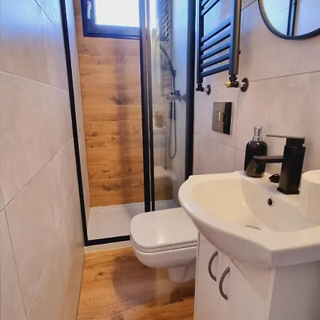 Na Wodzie - Houseboat * ヤスタルニャ