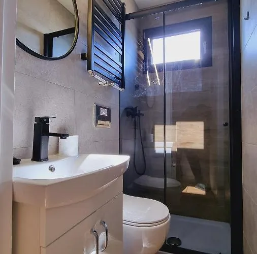 Na Wodzie - Houseboat * Ястарня