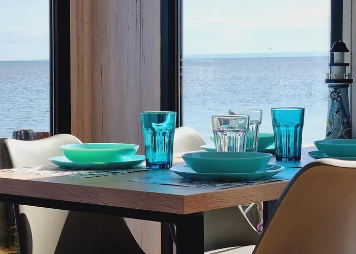 Na Wodzie - Houseboat