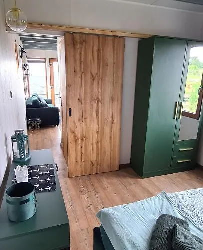 Na Wodzie - Houseboat Апартаменты *