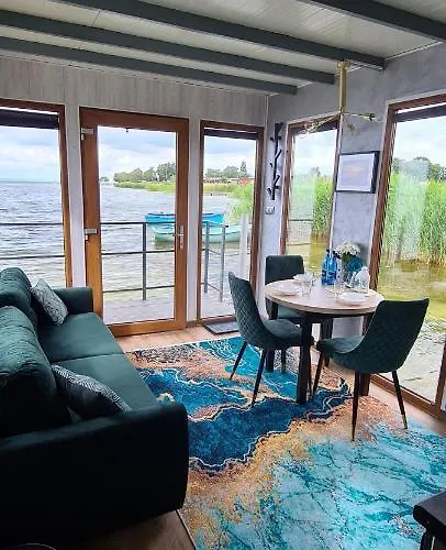 Na Wodzie - Houseboat Апартаменты