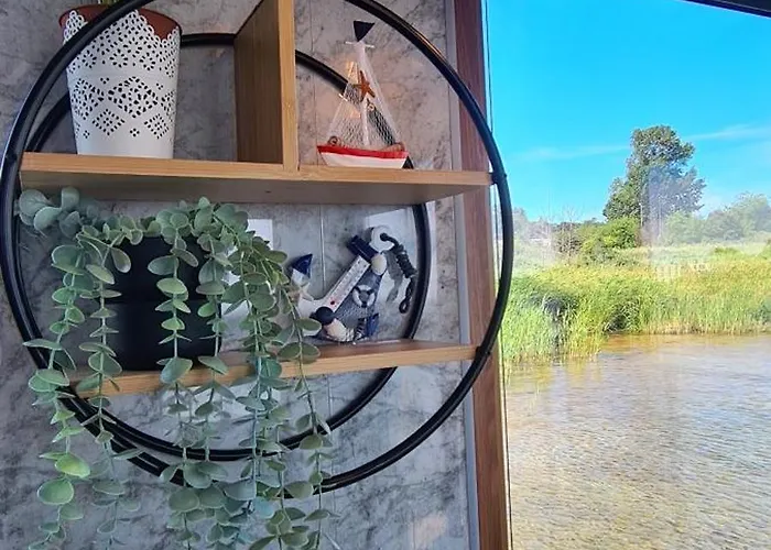 Na Wodzie - Houseboat Ястарня